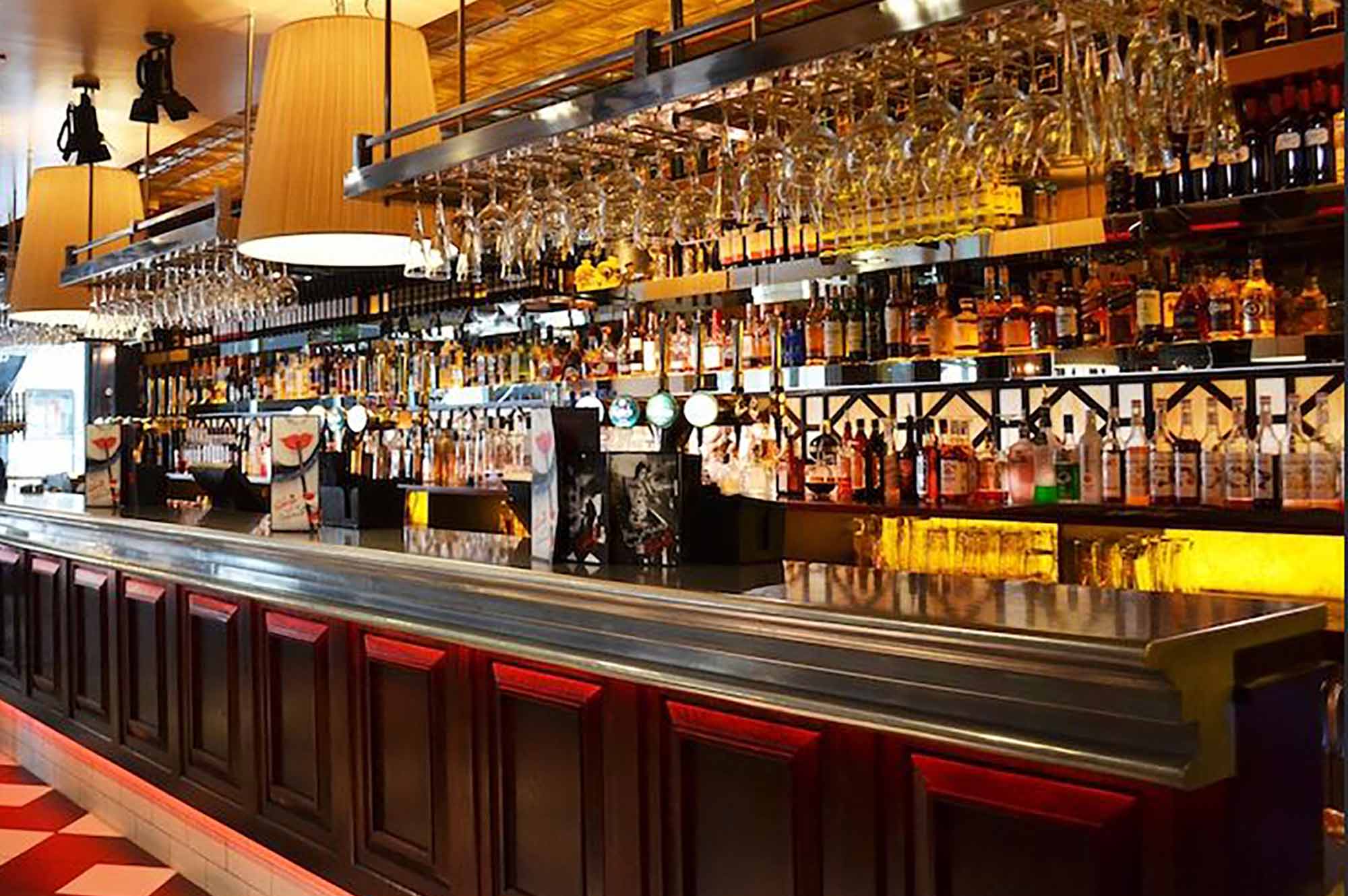 The bar at Harry's Bar & Brasserie, Newcastle upon Tyne