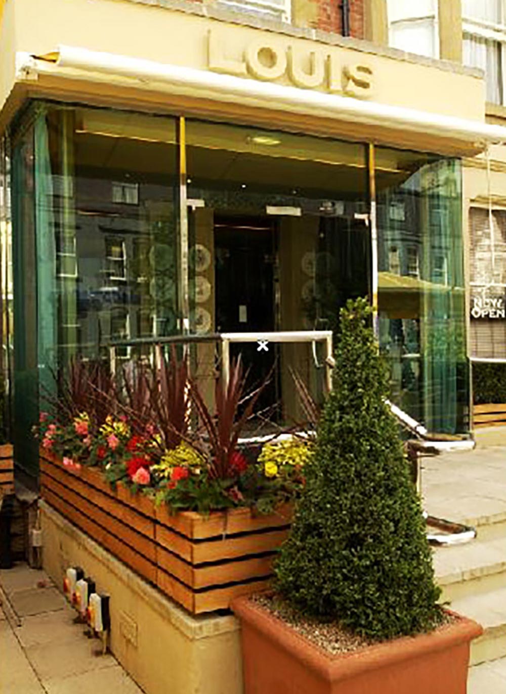 Exterior view of Louis' restaurant, Newcastle upon Tyne